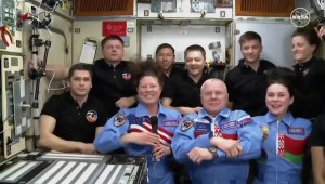 La nave espacial rusa Soyuz se acopla a la Estación Espacial Internacional