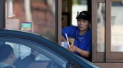 Aumenta a US$ 20 la hora el trabajo en locales de comida rápida de California