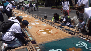 Mira la alfombra monumental de Guatemala por Semana Santa