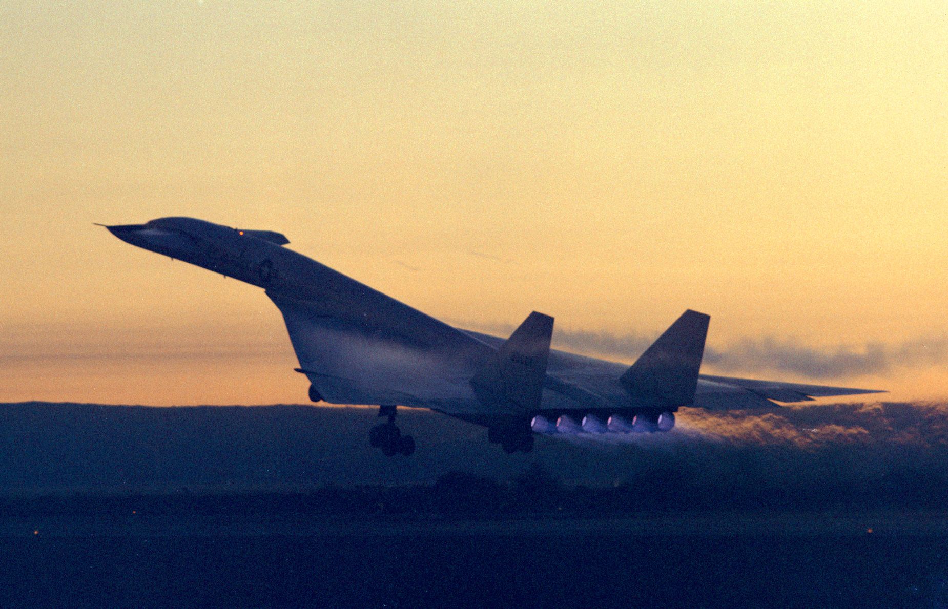 supersonic aircraft xb-70 valkyrie