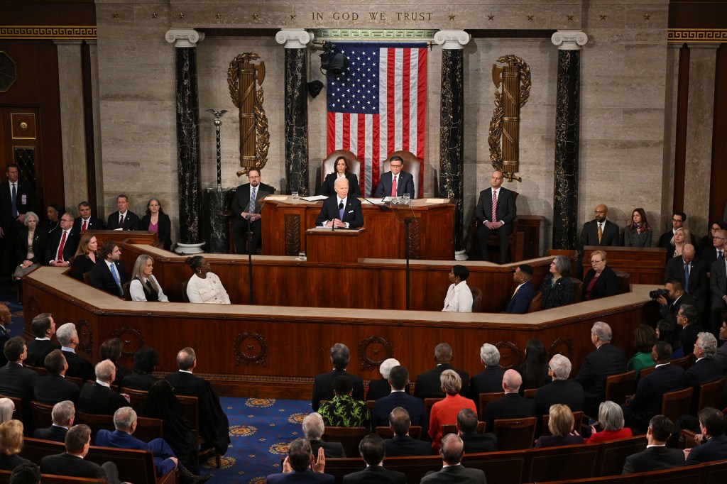 El presidente Joe Biden pronuncia el discurso sobre el Estado de la Unión el jueves. (Mandel Ngan/AFP/Getty Images)
