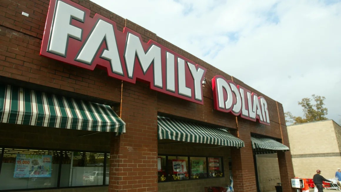 Family Dollar and Dollar Tree will close 1,000 stores in the United