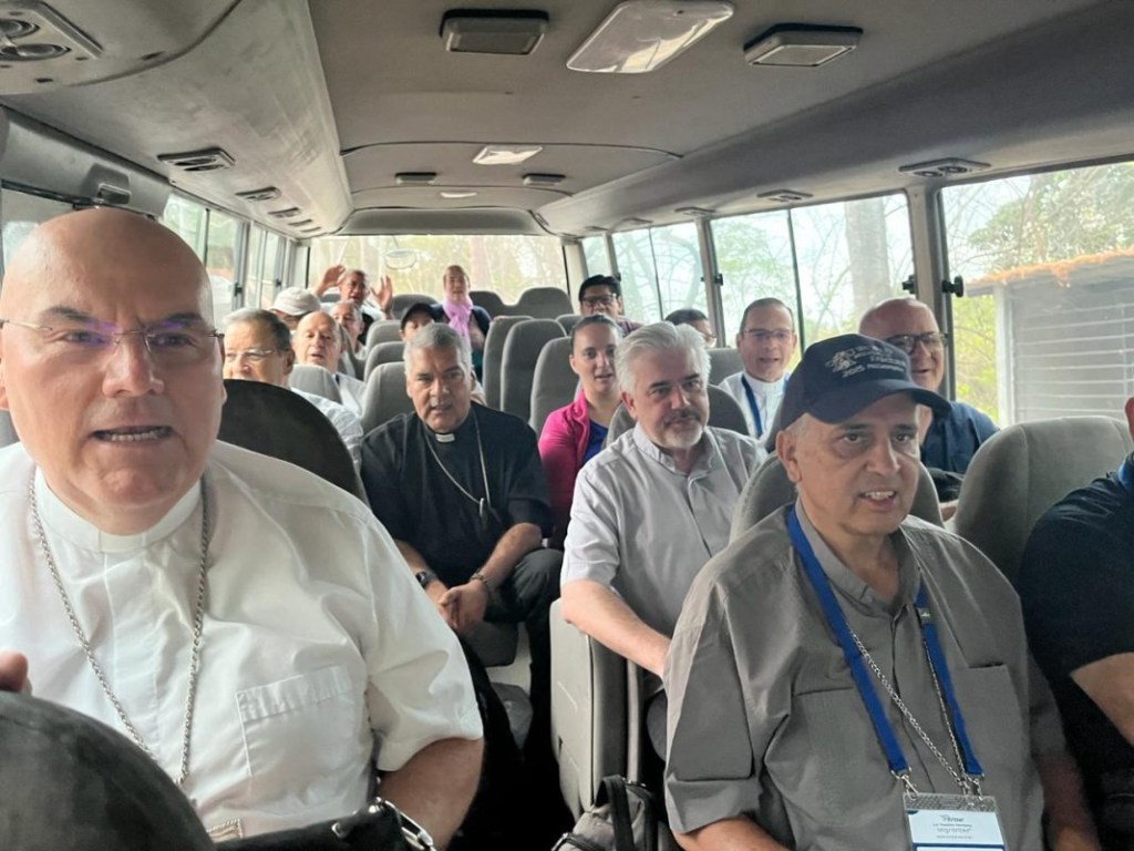 Los obispos rumbo a la zona del Darién. (Crédito: Conferencia Episcopal de Costa Rica)