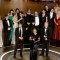 El elenco y el equipo de “Oppenheimer” aceptan el premio a la mejor película. (Foto: Kevin Invierno/Getty Images).