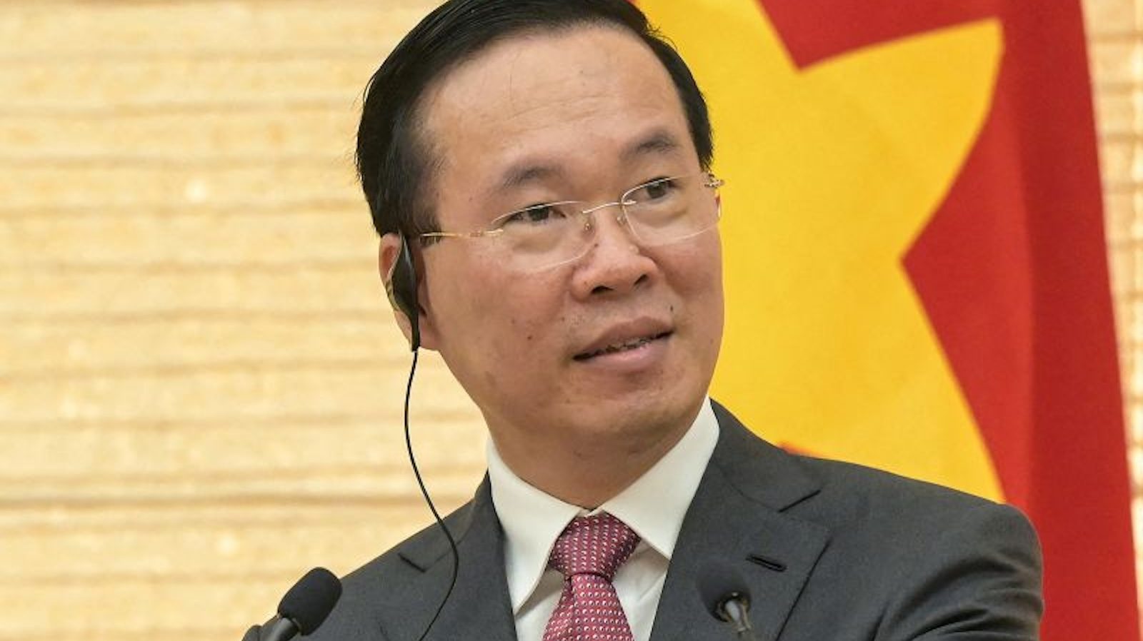 Dimite el presidente de Vietnam, planteando interrogantes sobre la
estabilidad del país