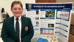 Brenden Sener, de 13 años, de London, Ontario, creó una versión en miniatura del rayo de la muerte de Arquímedes para la Feria Anual de Ciencias Matthews Hall 2023. (Cortesía de Melanie Sener)