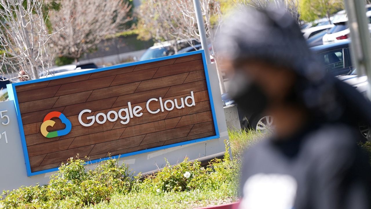 Aktivis mengatakan bahwa Google memecat 50 karyawannya setelah protes atas kesepakatan layanan cloud-nya dengan Israel