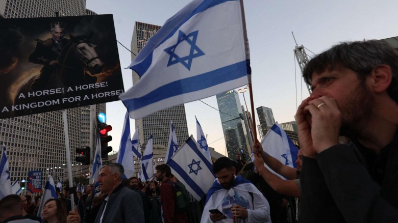 Manifestantes piden la destitución del gobierno de Netanyahu