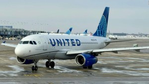 United ofrece licencia a pilotos por retraso de entregas Boeing