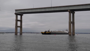 Primer buque transita por canal alternativo tras colapso en Baltimore