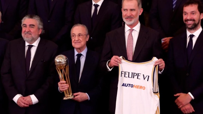El rey Felipe VI recibe al equipo de baloncesto del Real Madrid