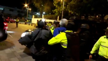"Es una locura": video capta entrada de Policía de Ecuador a embajada en México