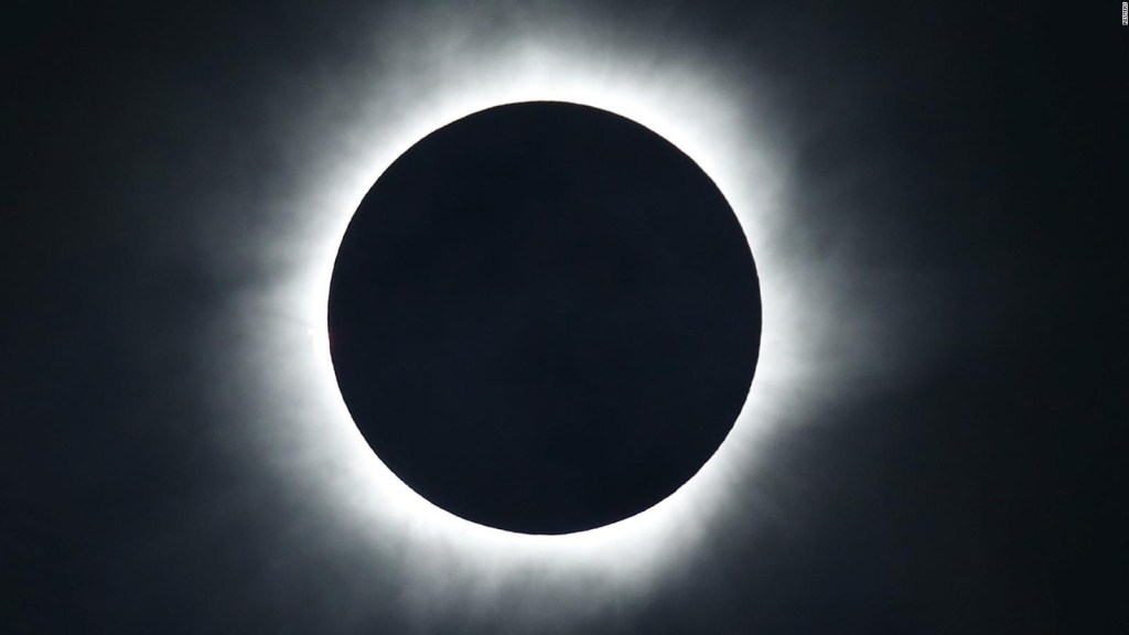 Eclipse total de sol: de los mitos a la atención científica