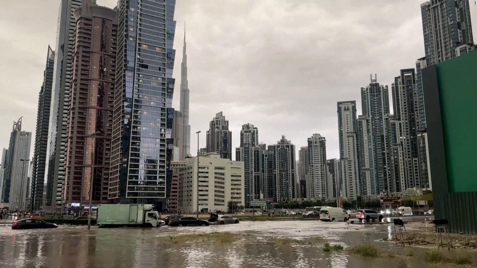 Dubai se inundó con la lluvia equivalente a un año en sólo 12 horas