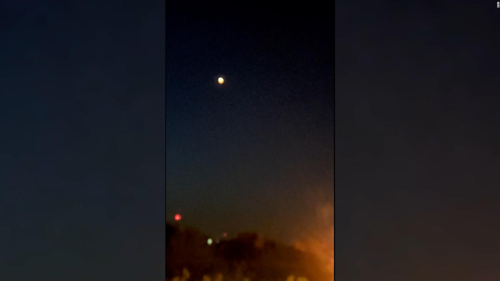 Video muestra destellos en el cielo cerca del lugar donde fue el
ataque a Irán