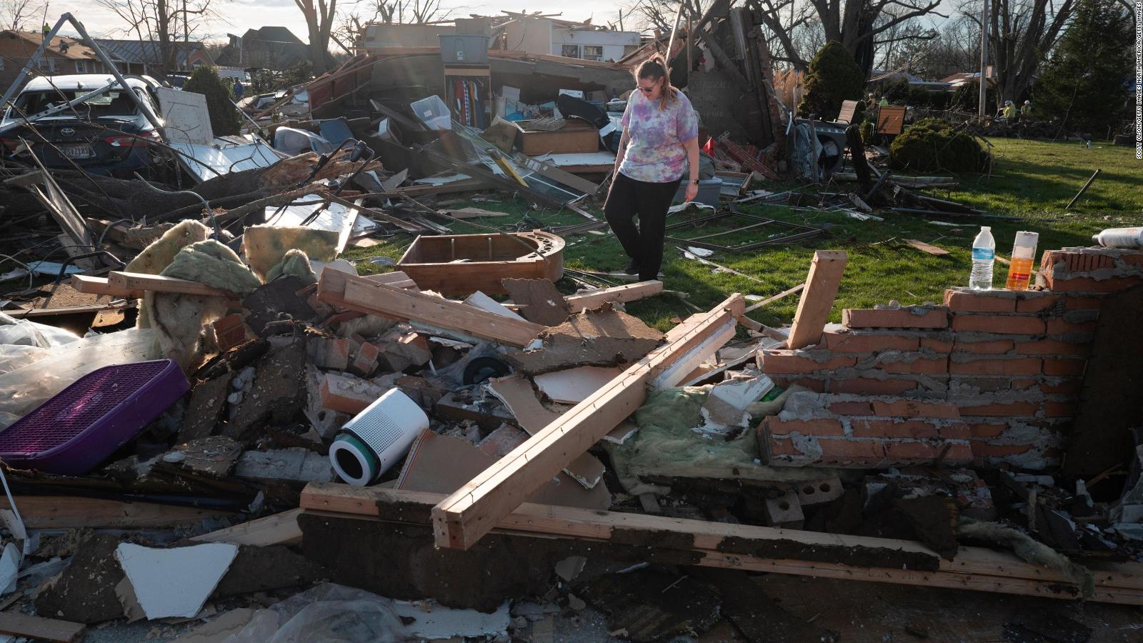 Imágenes de dron muestran el devastador paso de tornados en EE. UU.