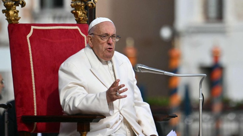 El papa Francisco sale de Roma por primera vez en 2024
