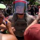 Manifestantes y policías se enfrentan en la Universidad de Texas