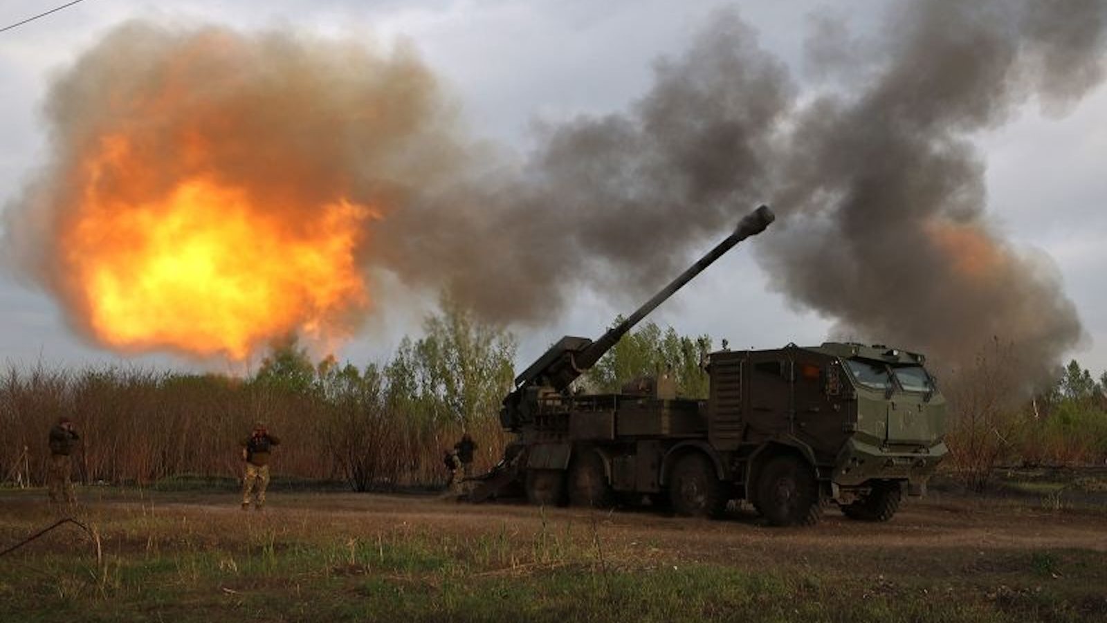 Ukraine holds its breath as the US approves $60 billion in military aid