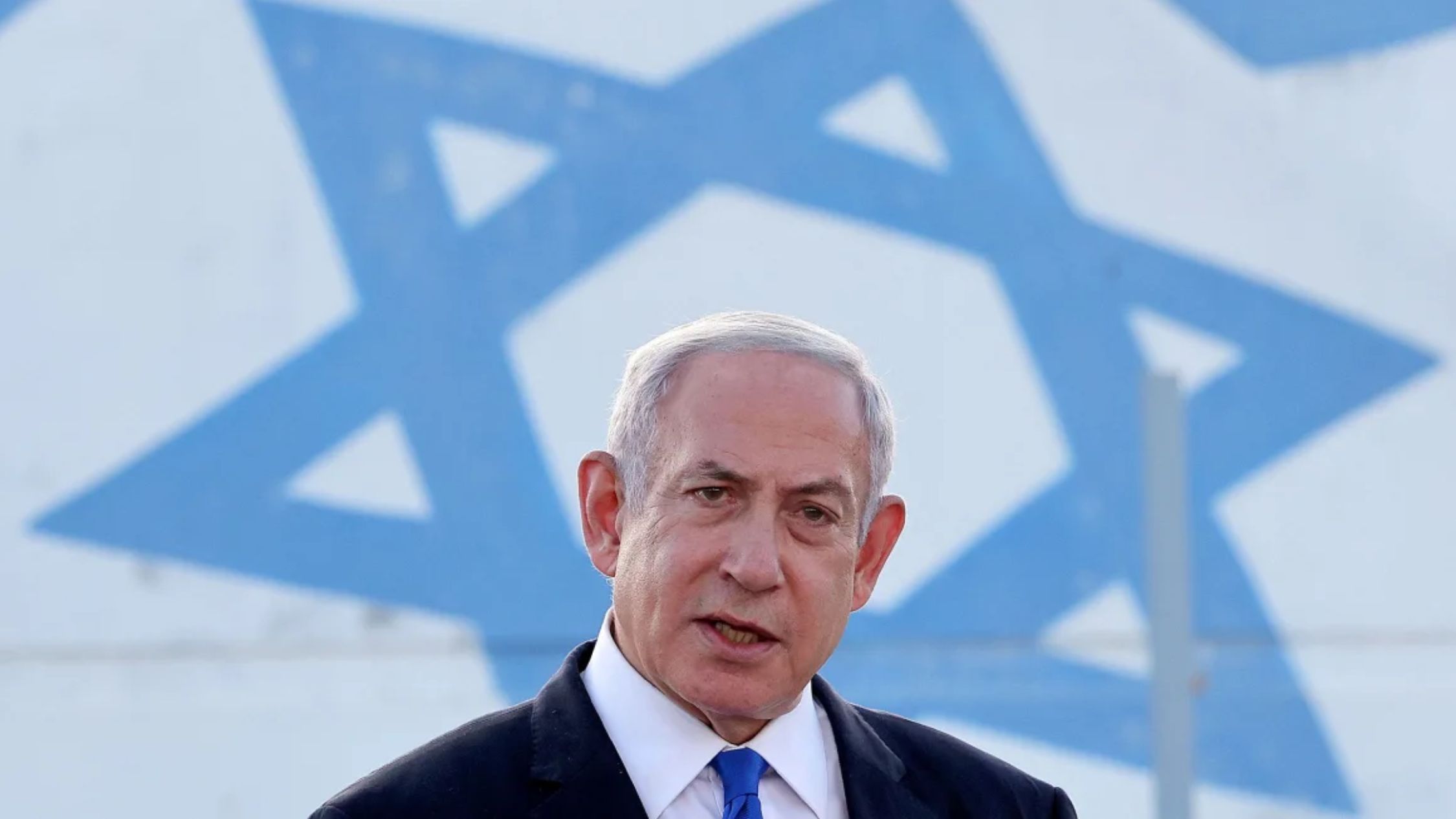 Premier Izraela Benjamin Netanjahu odwiedza izraelskie centrum dronów w bazie lotniczej Palmachim w pobliżu miasta Rishon LeZion, 5 lipca 2023 r. (Źródło: Jack Guez/AFP/Getty Images/File)