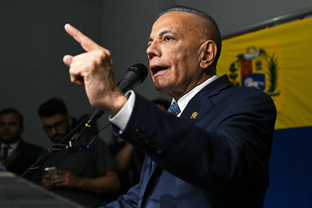 El candidato electoral de la oposición, Manuel Rosales, habla durante una conferencia de prensa en Caracas el 26 de marzo de 2024. (Foto: FEDERICO PARRA/AFP via Getty Images).