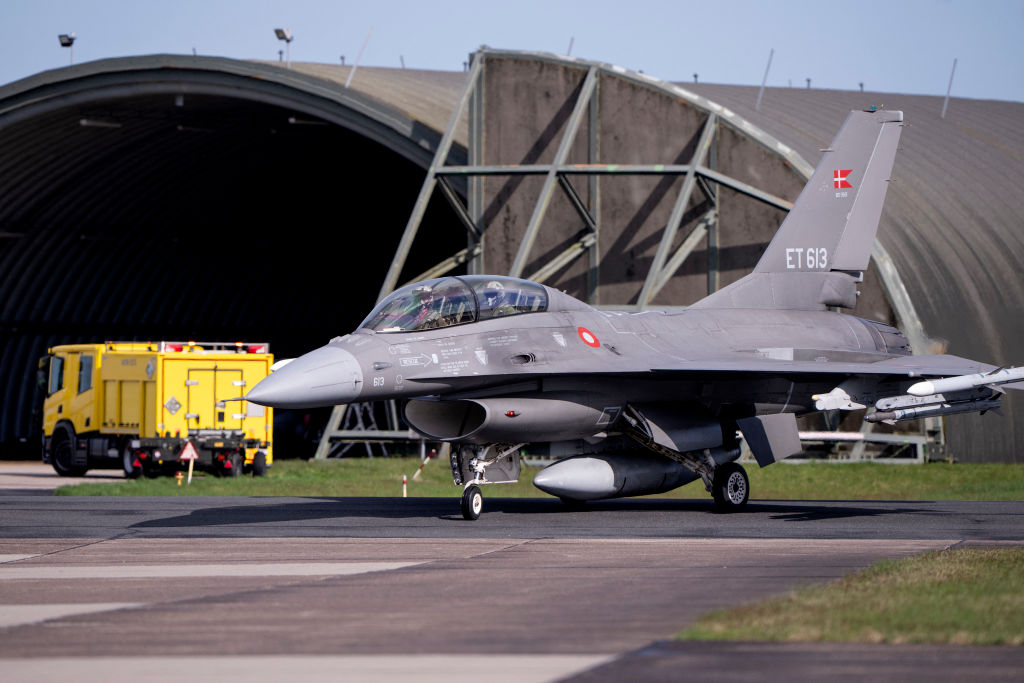 Por qué y para qué Argentina compró 24 aviones cazas F-16 a Dinamarca?