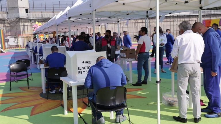 Las personas en prisión preventiva en México podrán votar de manera anticipada para elegir al próximo presidente. Foto: INE.