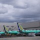 Aviones Boeing 737 MAX se observan en la foto fuera de una fábrica de Boeing en Renton, Washington. La compañía informó el miércoles otra pérdida trimestral para los primeros tres meses del año. (Stephen Brashear/Getty Images Norteamérica/Getty Images)