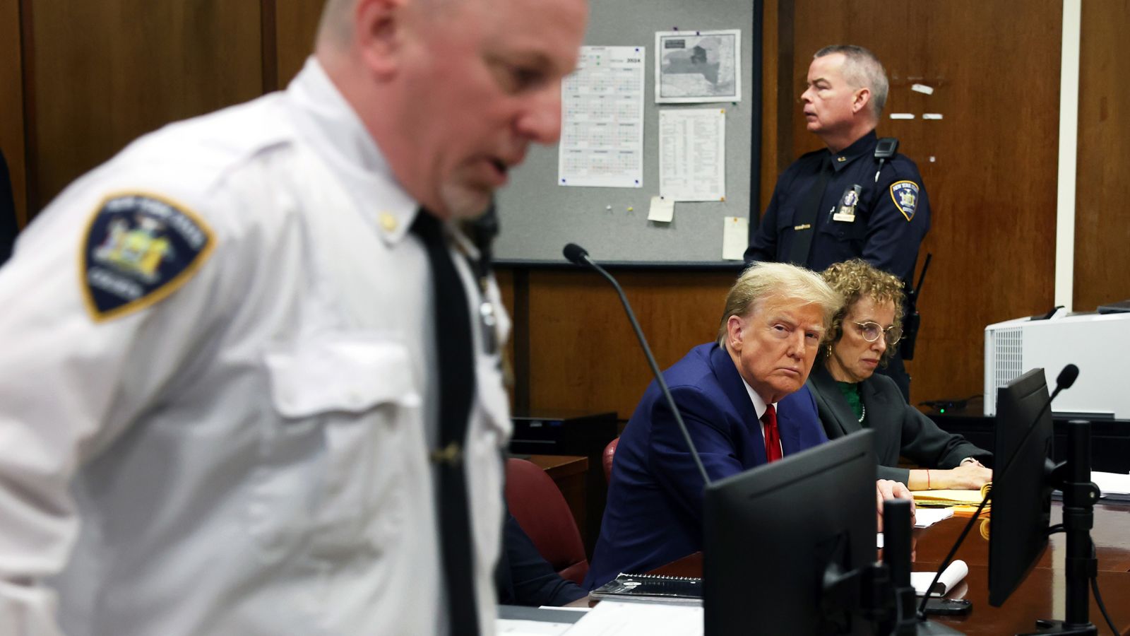 ANÃLISIS | Donald Trump enfrenta su primer juicio penal por supuestos pagos por silencio. Â¿De quÃ© lo acusan?