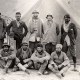 Andrew Irvine (fila de atrás, extrema izquierda) y George Mallory (fila de atrás, segundo por la izquierda) eran miembros de la expedición británica al Everest de 1924. Ambos se separaron del equipo el 8 de junio de 1924, en un intento de alcanzar la cumbre. (Royal Geographical Society/Getty Images)