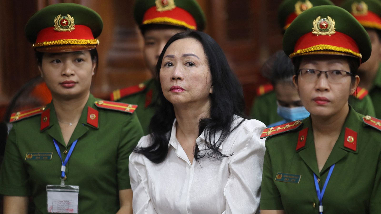 La condena a muerte de una magnate en un caso de fraude de ...0
millones pone de relieve la crisis de corrupción en Vietnam