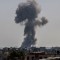 Una nube de humo tras un ataque en el campo de refugiados de Nuseirat, en el centro de Gaza. Varios periodistas, entre ellos un colaborador de CNN, resultaron heridos en el ataque del 12 de abril. (AFP/Getty Images)
