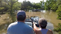 Río del este de Texas crece a niveles del huracán Harvey