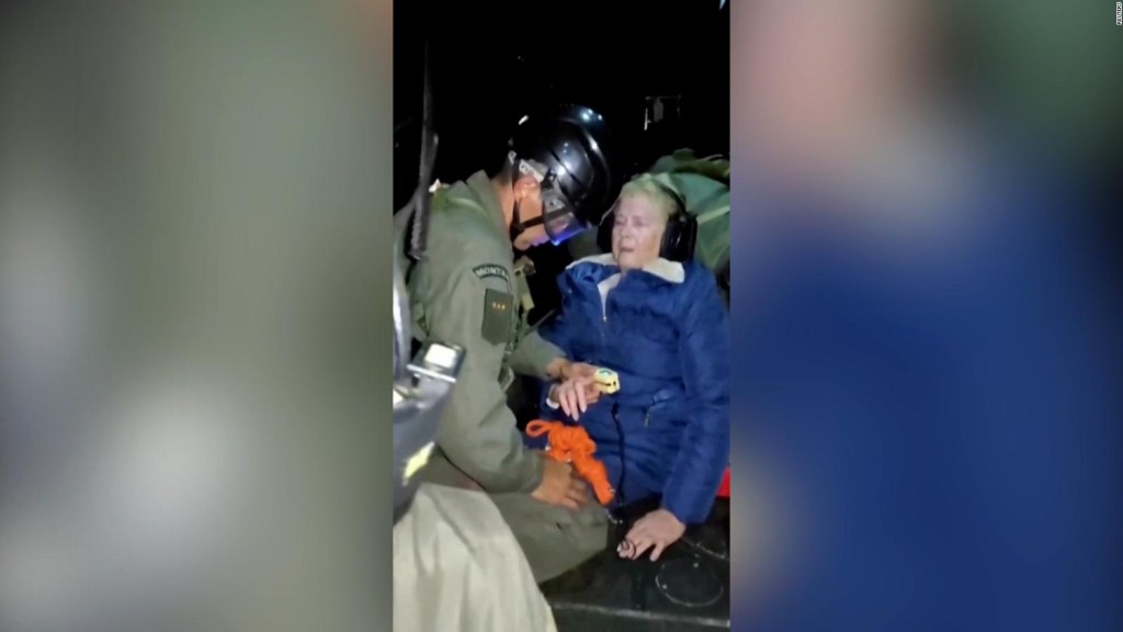 Dramático rescate de un anciano durante las inundaciones en Brasil