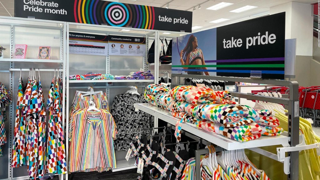 Target reduce la mercancía del Orgullo LGBTQ