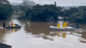 Así ayudan los rescatistas tras inundaciones en Brasil
