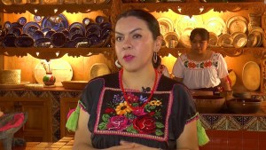 Madre y maestra cocinera tradicional rompe los estereotipos desde la comunidad