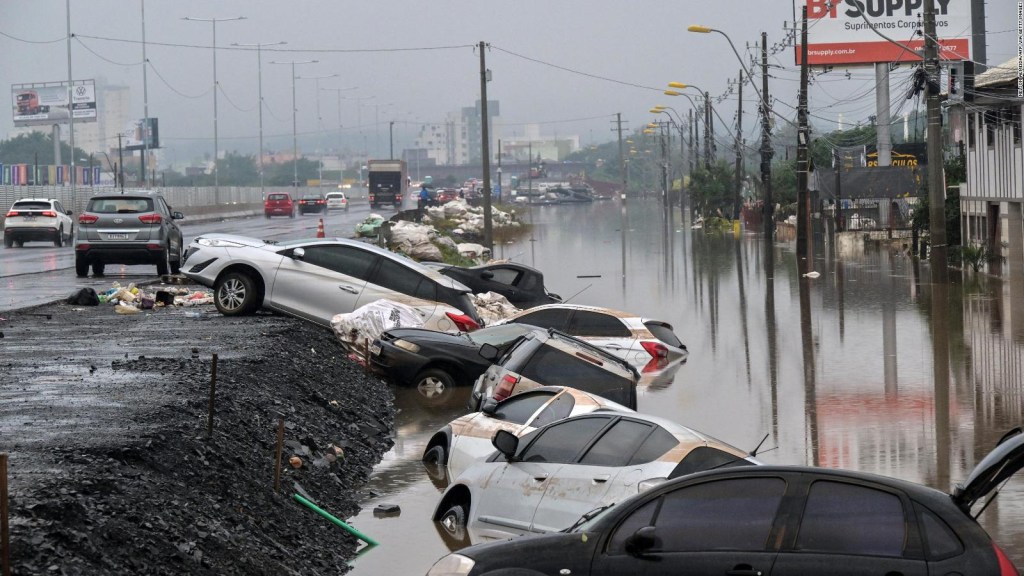 El drama de las inundaciones en Brasil: "Mi casa ya no existe más"