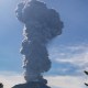 Así entró en erupción el volcán Ibu en Indonesia