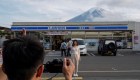 Tapan una de las vistas del Monte Fuji por exceso de turismo