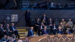 El secretario general de la OTAN, Jens Stoltenberg, habla durante la reunión del Consejo OTAN-Ucrania el segundo día de la reunión de Ministros de Asuntos Exteriores de la OTAN el 4 de abril de 2024 en Bruselas, Bélgica. (Foto: Omar Habana/Getty Images).