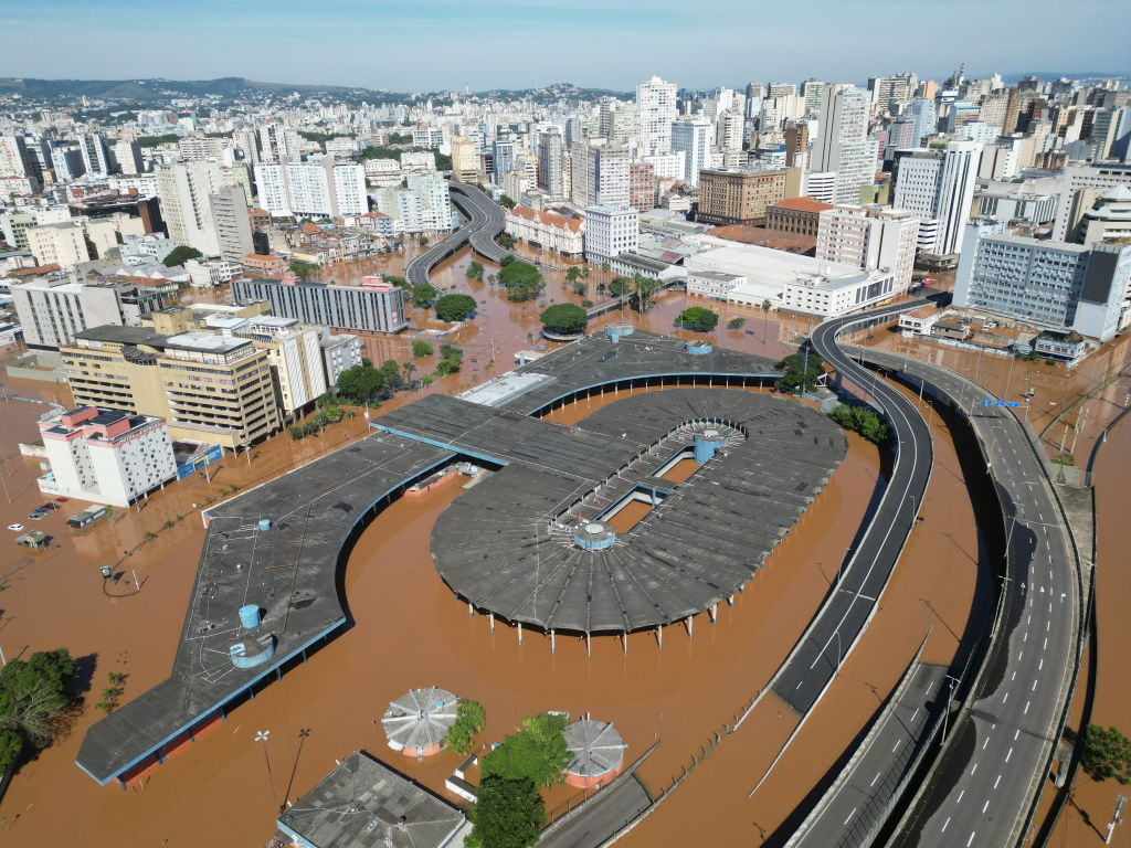 Imágenes aéreas muestran a Porto Alegre bajo el agua