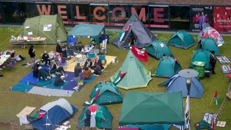 Campamento en los terrenos de la Universidad de Newcastle en protesta contra la guerra en Gaza, el 2 de mayo de 2024. (Owen Humphreys/AP)