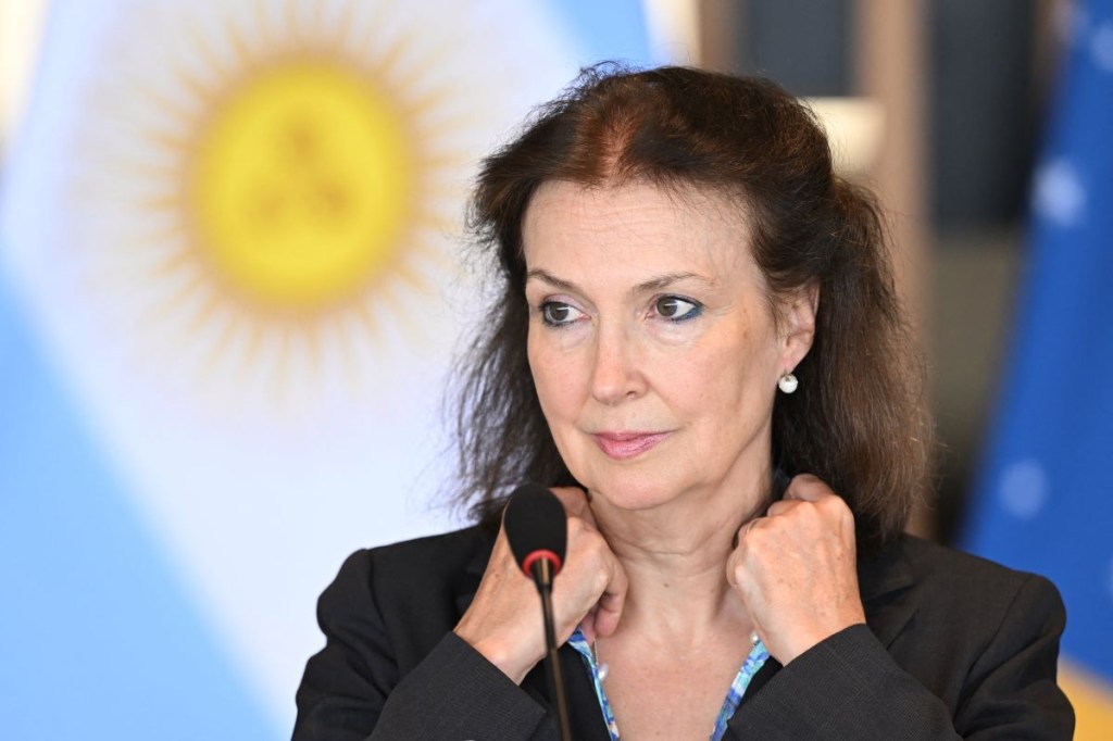 La ministra de Relaciones Exteriores de Argentina, Diana Mondino. (Foto de EVARISTO SA/AFP vía Imágenes falsas)