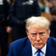 El expresidente Donald Trump asiste a su juicio penal en Nueva York el 3 de mayo. (Doug Mills/Pool/Getty Images)