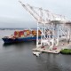 Los remolcadores guían el carguero Dali hacia la terminal marítima Seagirt en Baltimore. (Crédito: Chip Somodevilla/Getty Images.)