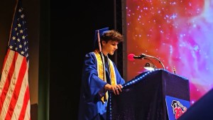 Mi padre murió ayer: el discurso de graduación de un estudiante