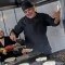 El chef Arturo Rivera Martínez prepara tacos en la Taquería El Califa de León, en la Ciudad de México el 15 de mayo de 2024. (Foto: Silvana Flores/AFP/Getty ImagesFlores/AFP/Getty Images).