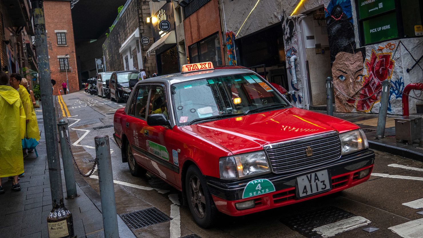 Hong Kong police taxi drivers go undercover to arrest unlawful Uber ...