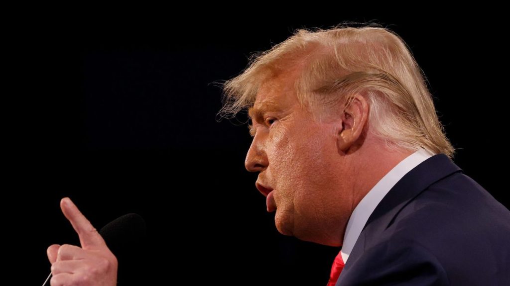 <strong>Donal Trump tomando la palabra durante el debate presidencial 2020. Foto: Reuters</strong>   